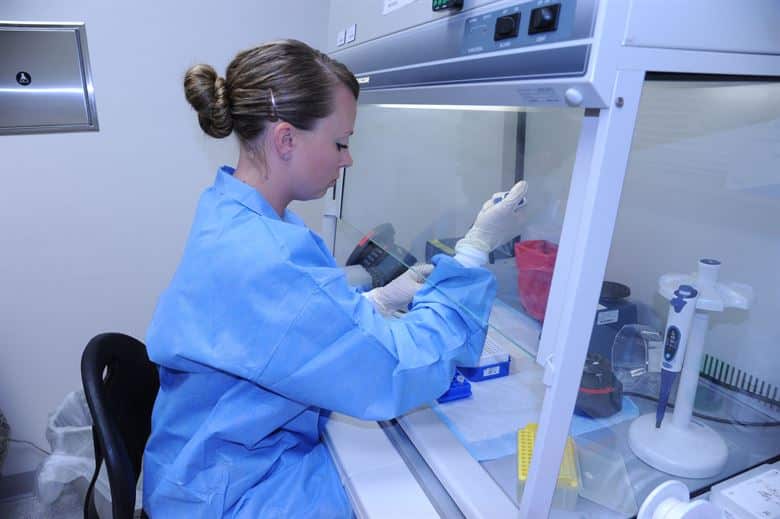 How to Become a Medical Laboratory Technician