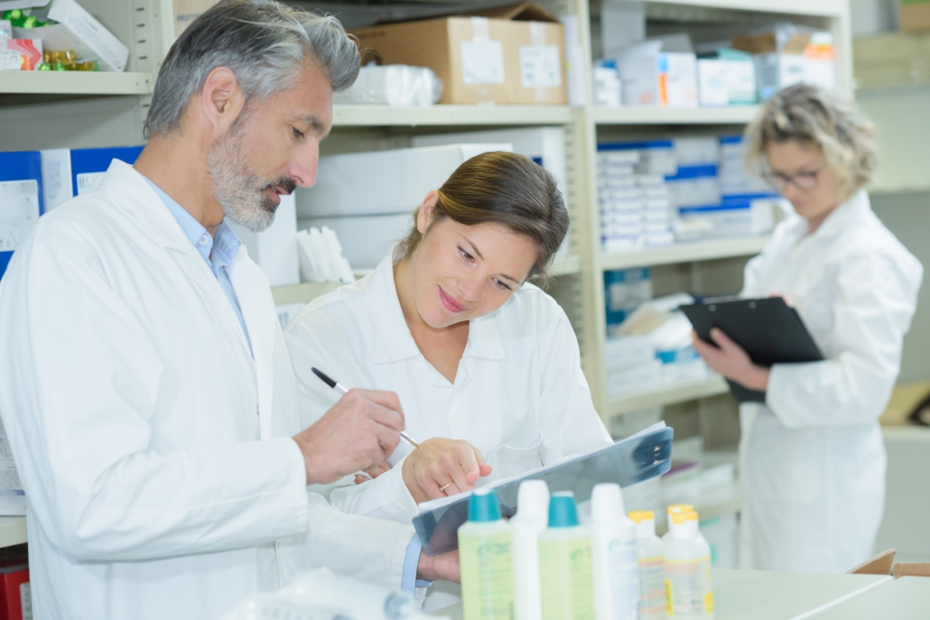 Medical Assistant vs. Health Information Technician